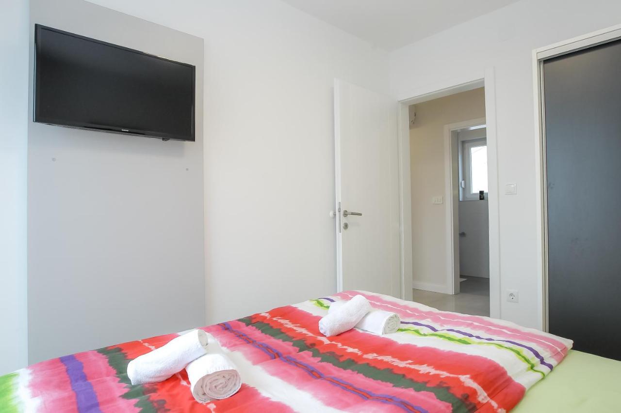 Apartments Tomana ノヴァリャ 部屋 写真