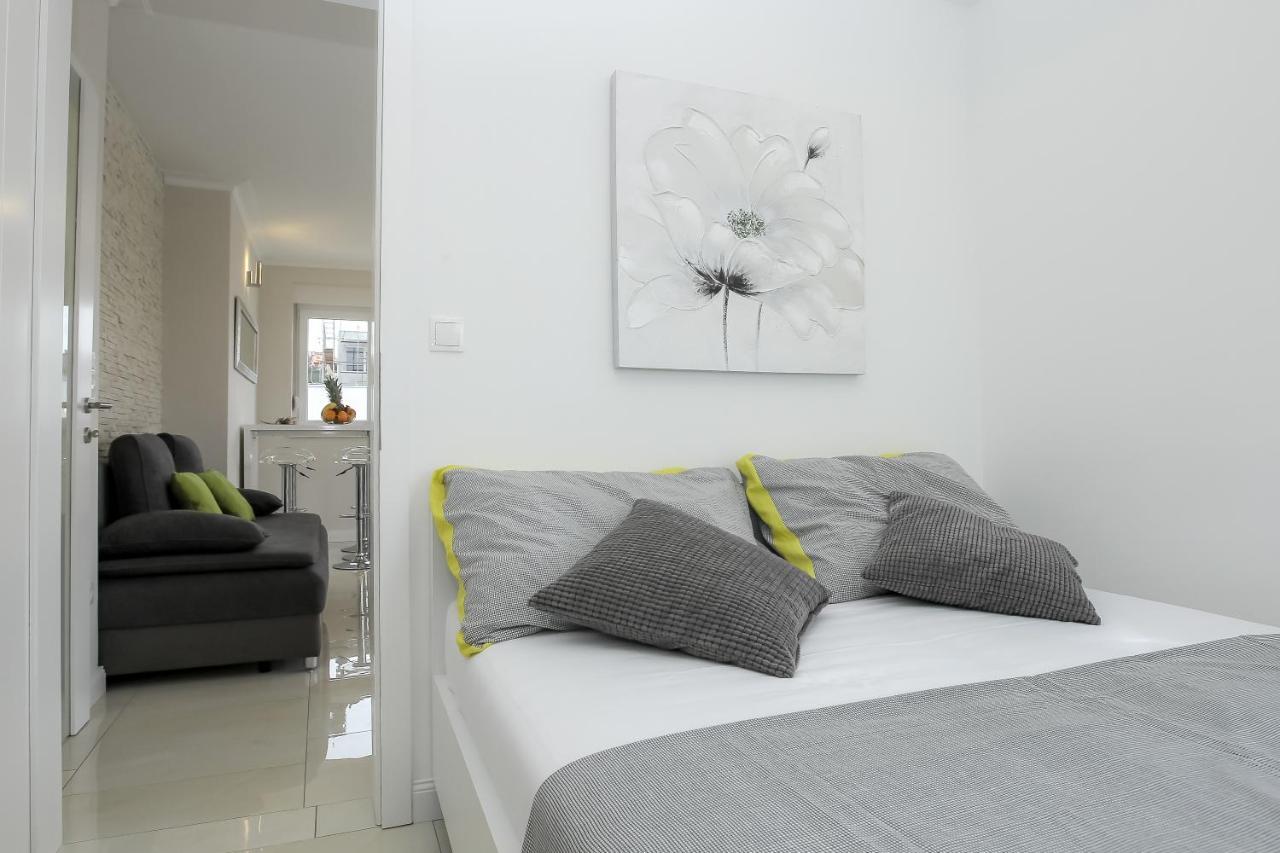 Apartments Tomana ノヴァリャ エクステリア 写真