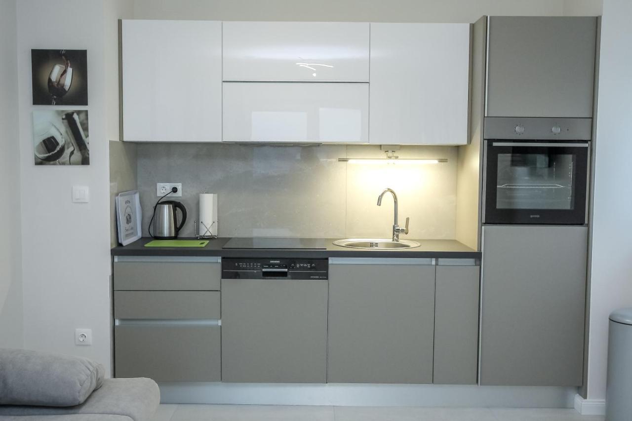 Apartments Tomana ノヴァリャ エクステリア 写真