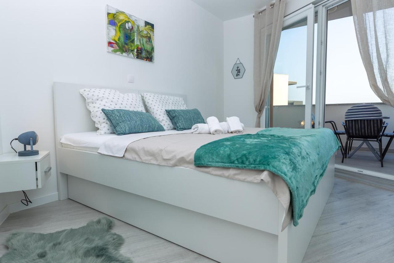 Apartments Tomana ノヴァリャ エクステリア 写真