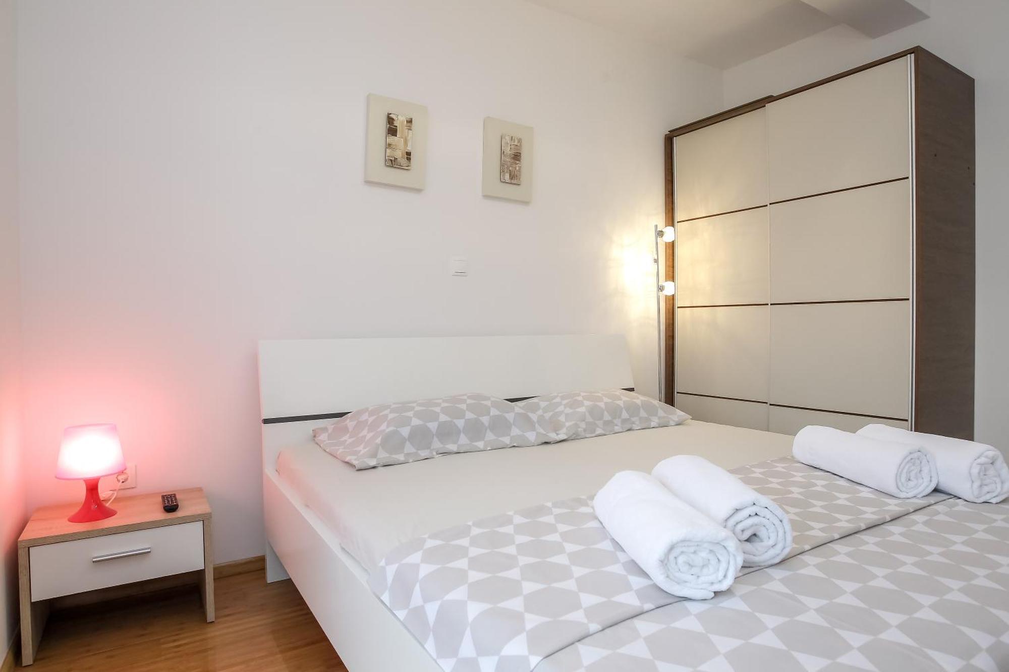Apartments Tomana ノヴァリャ 部屋 写真